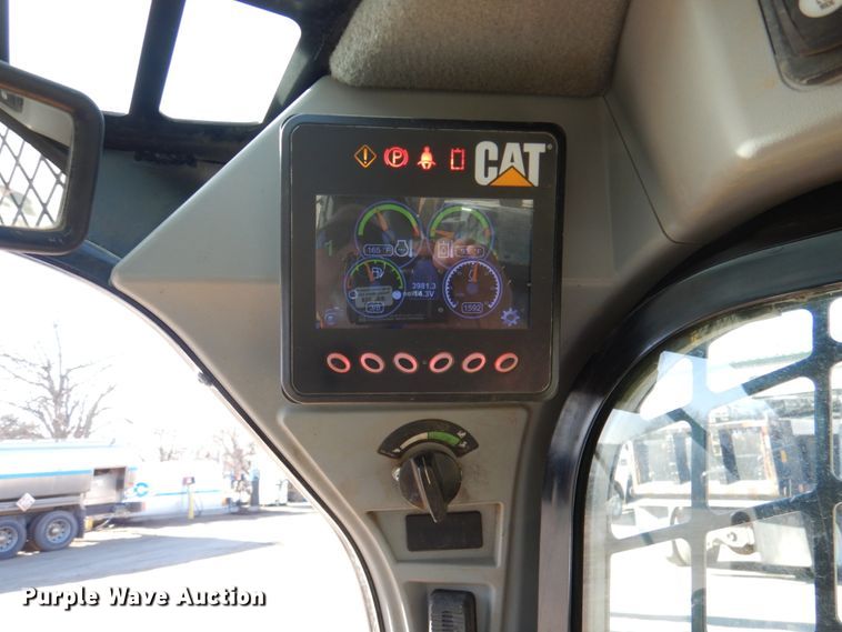 image for item DN2534 Caterpillar 246D  skid steer loader