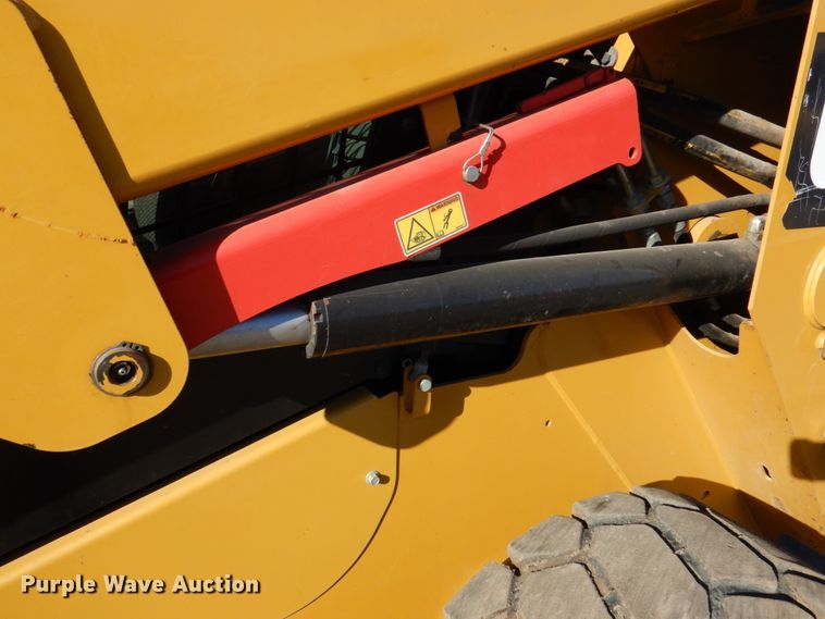 image for item DN2534 Caterpillar 246D  skid steer loader