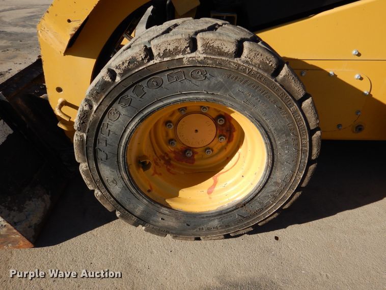 image for item DN2534 Caterpillar 246D  skid steer loader