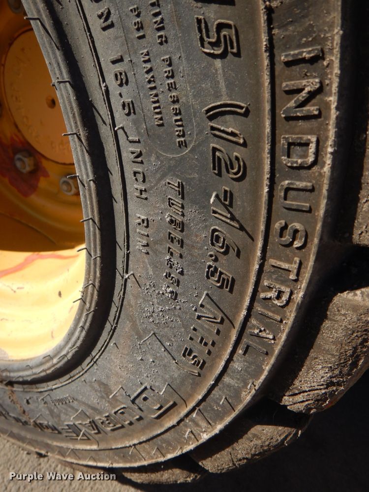 image for item DN2534 Caterpillar 246D  skid steer loader