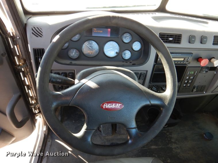 image for item DN2535 2010 Peterbilt 337  semi truck