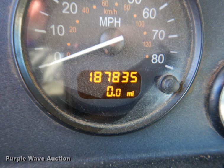 image for item DN2535 2010 Peterbilt 337  semi truck