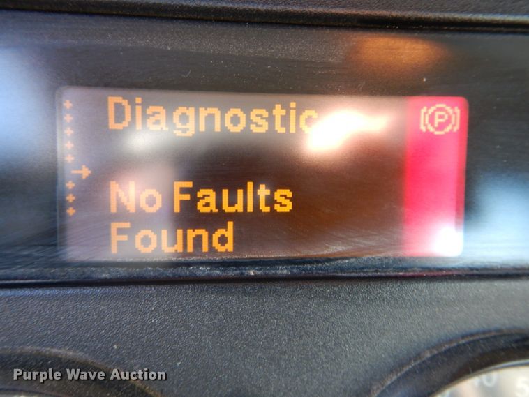 image for item DN2535 2010 Peterbilt 337  semi truck