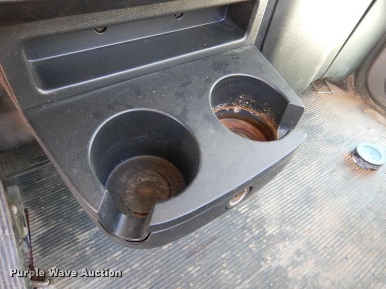 image for item DN2535 2010 Peterbilt 337  semi truck