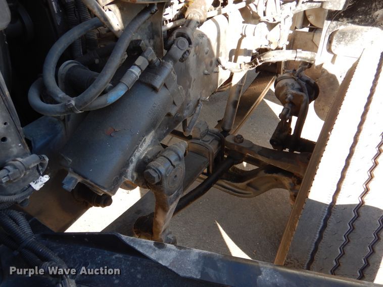 image for item DN2535 2010 Peterbilt 337  semi truck