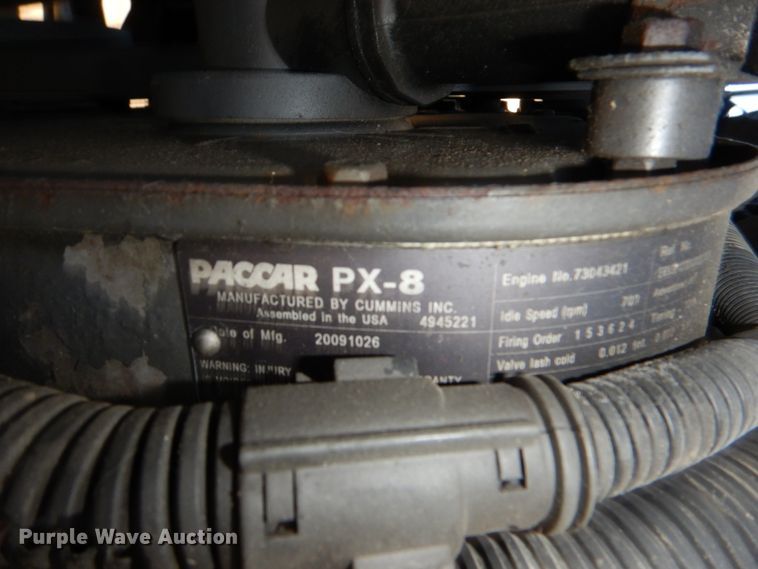 image for item DN2535 2010 Peterbilt 337  semi truck