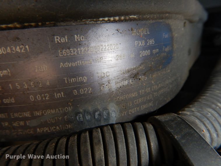 image for item DN2535 2010 Peterbilt 337  semi truck