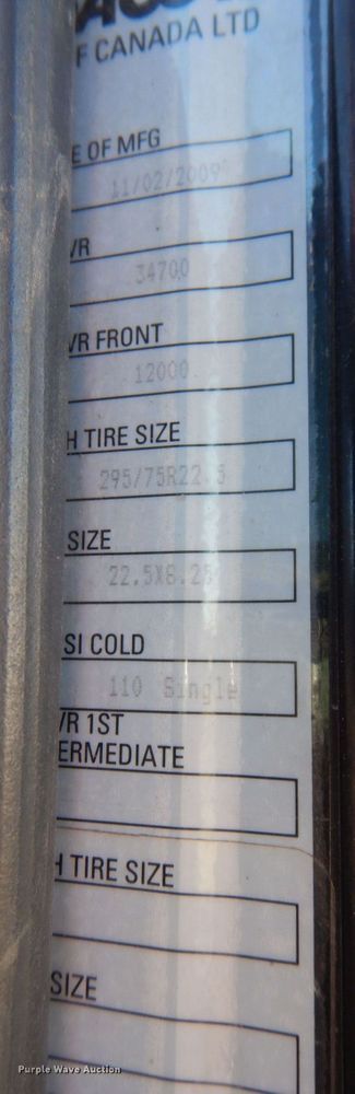 image for item DN2535 2010 Peterbilt 337  semi truck