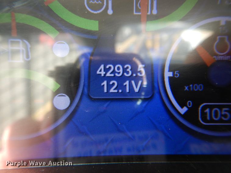 image for item DN2536 Caterpillar 272D2  skid steer loader