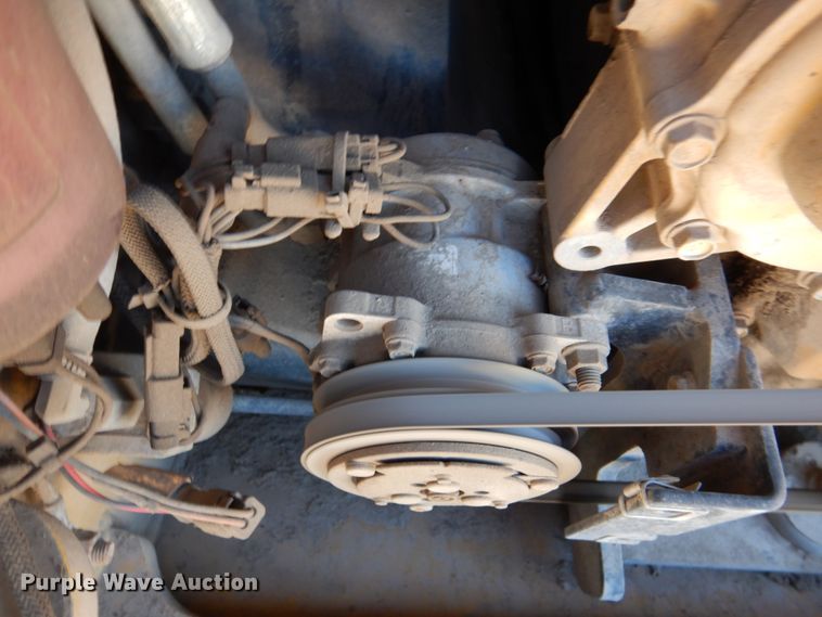 image for item DN2536 Caterpillar 272D2  skid steer loader