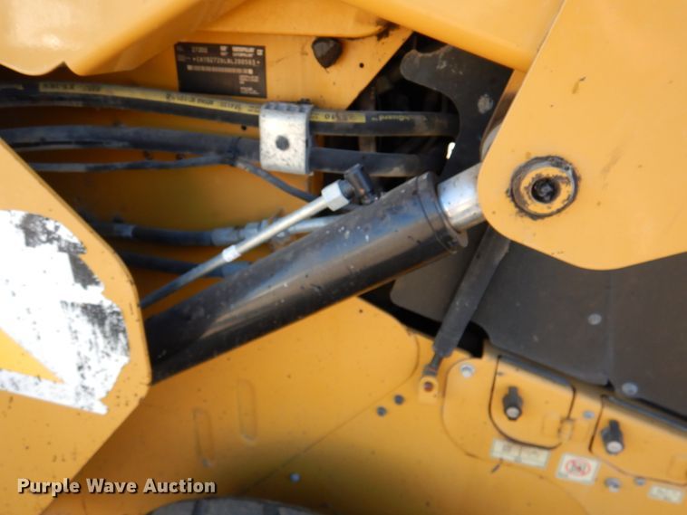 image for item DN2536 Caterpillar 272D2  skid steer loader