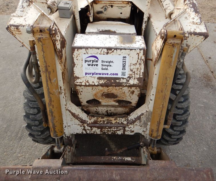 image for item DN5378 Bobcat M371  skid steer loader