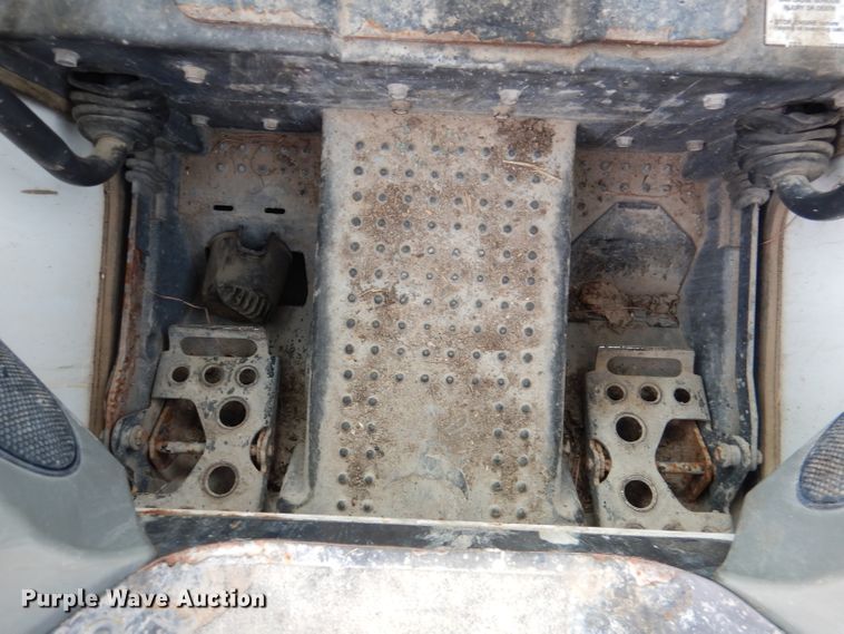 image for item DN5381 2014 Bobcat S450  skid steer loader