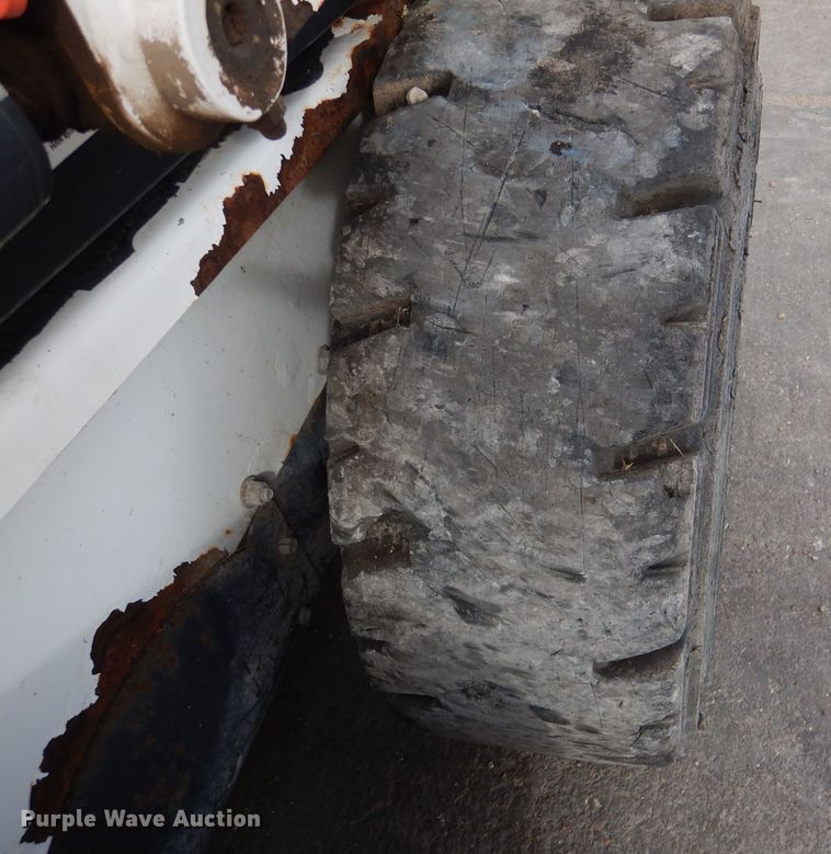 image for item DN5381 2014 Bobcat S450  skid steer loader