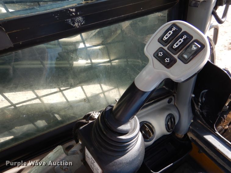 image for item DN5384 2018 New Holland C245  tracked skid steer loader