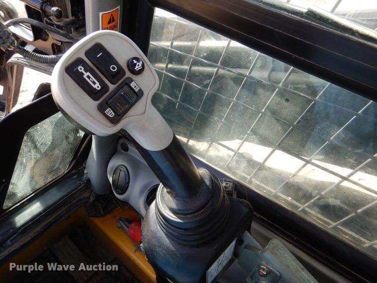 image for item DN5384 2018 New Holland C245  tracked skid steer loader