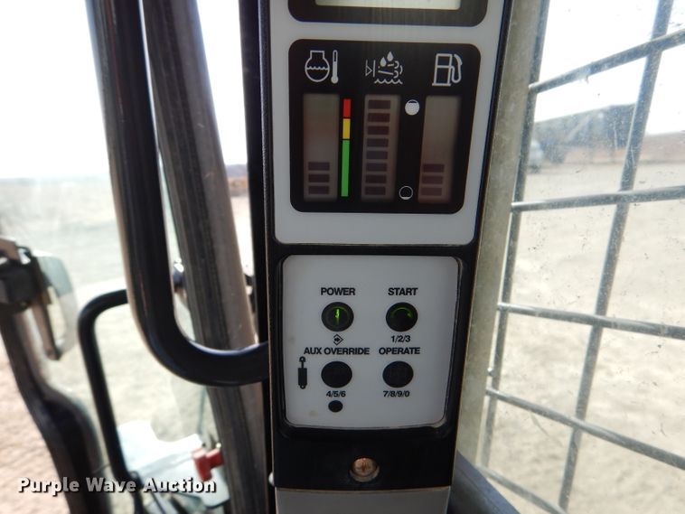 image for item DN5384 2018 New Holland C245  tracked skid steer loader