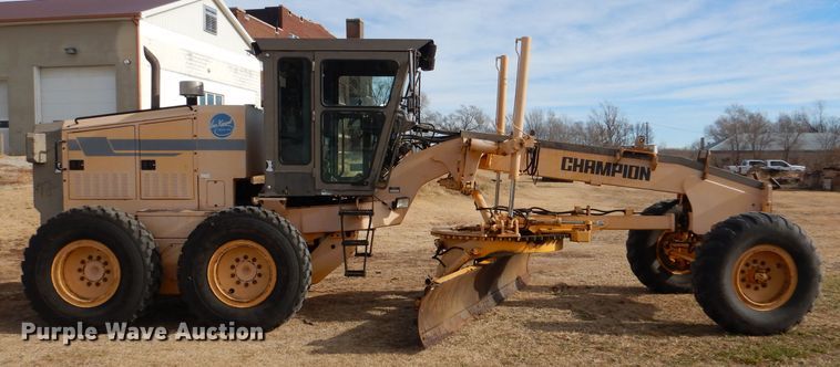 image for item DN5404 Champion 720A  VHP motor grader