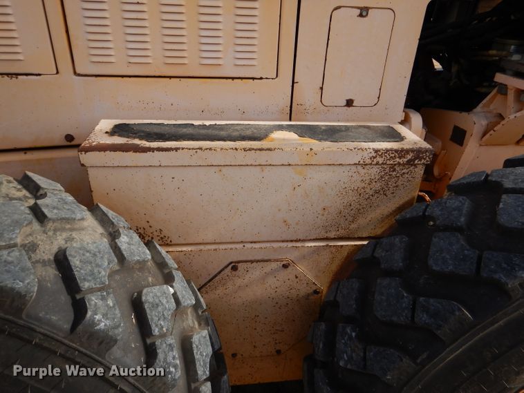 image for item DN5404 Champion 720A  VHP motor grader