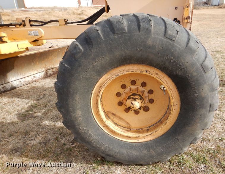 image for item DN5404 Champion 720A  VHP motor grader