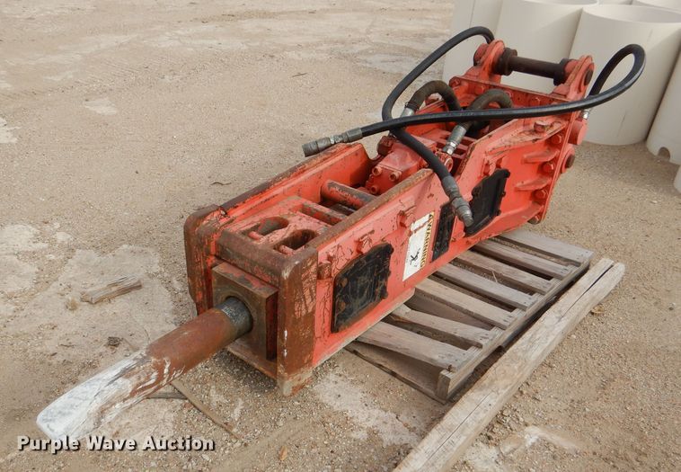 image for item DN5423 NPK E-208  breaker