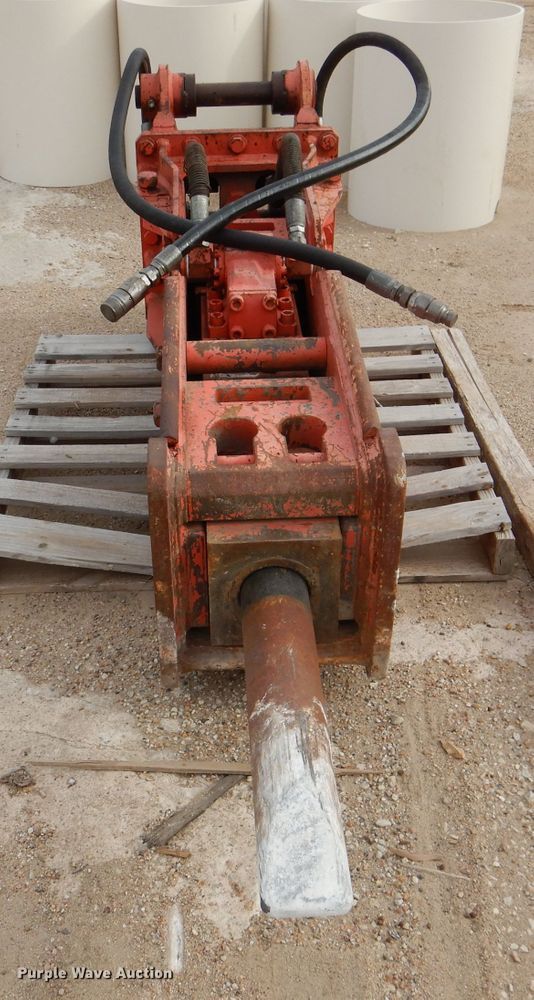 image for item DN5423 NPK E-208  breaker