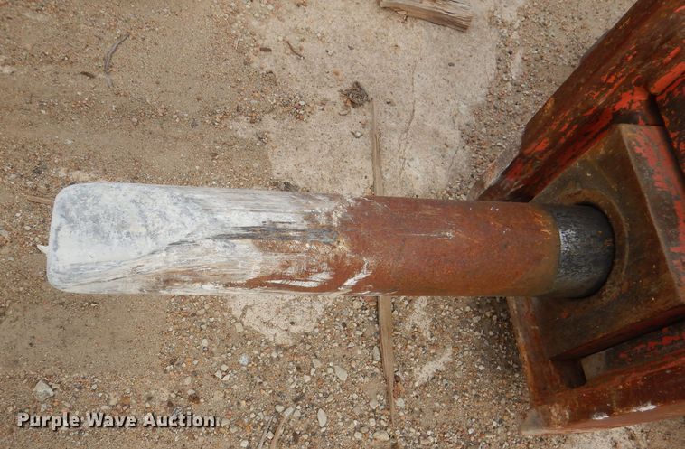 image for item DN5423 NPK E-208  breaker