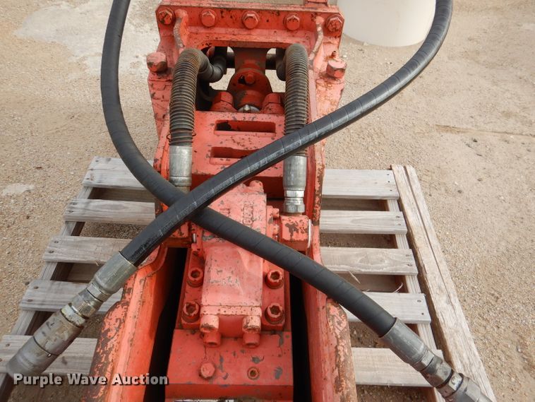 image for item DN5423 NPK E-208  breaker