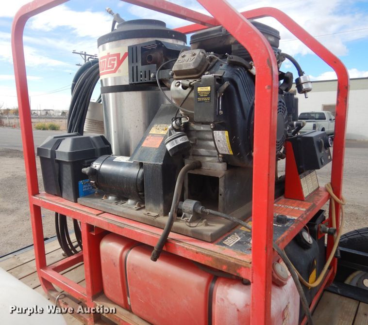 image for item DN6255 2001 Diamond T  equipment trailer with pressure washer