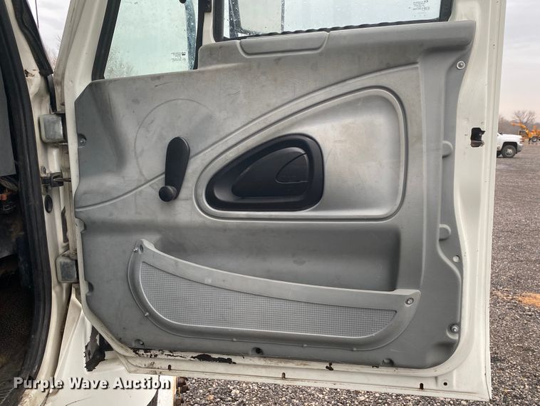 image for item DN6604 2007 International 4300  forestry bucket truck