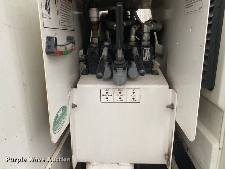 image for item DN6604 2007 International 4300  forestry bucket truck