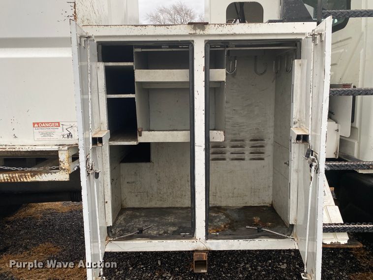 image for item DN6604 2007 International 4300  forestry bucket truck