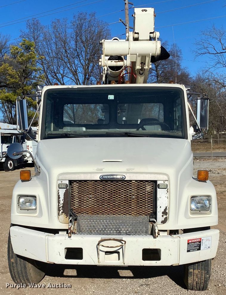 image for item DN6605 1999 Freightliner FL60  bucket truck
