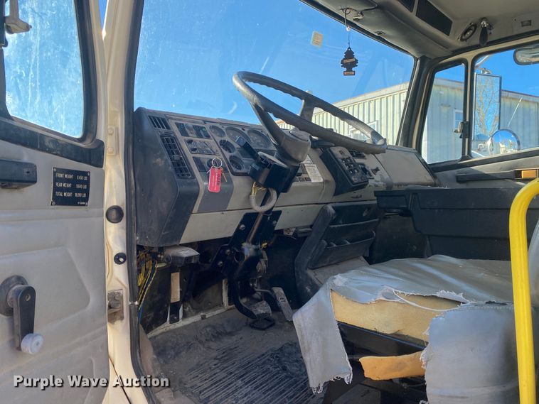 image for item DN6605 1999 Freightliner FL60  bucket truck