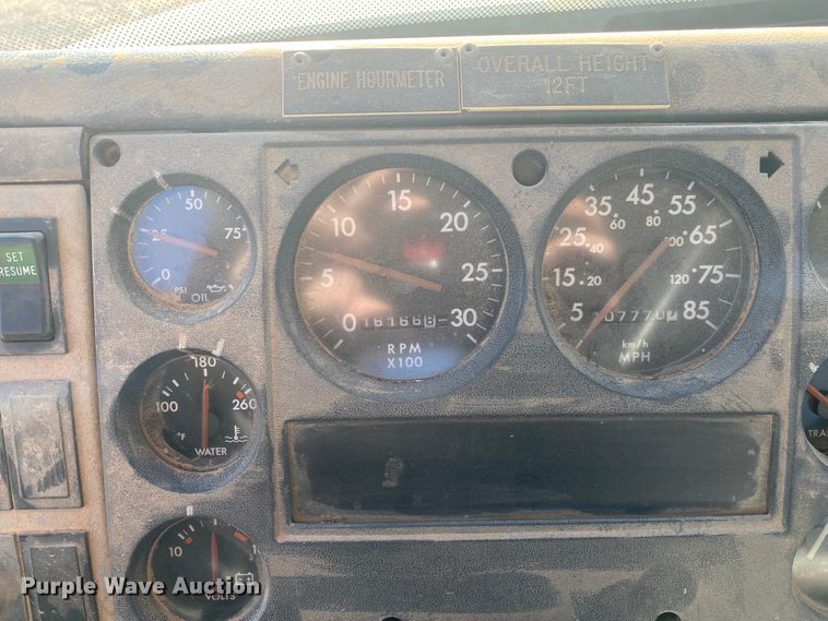 image for item DN6605 1999 Freightliner FL60  bucket truck