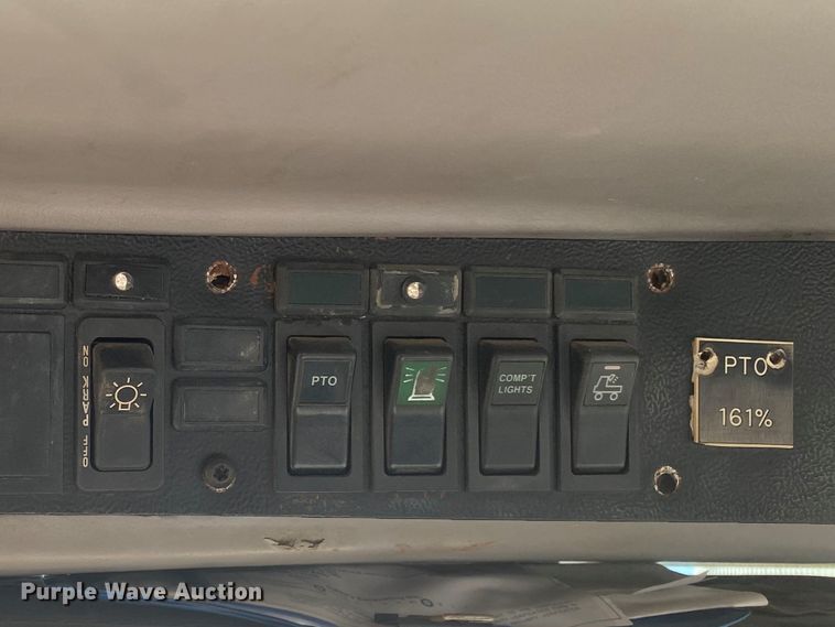 image for item DN6605 1999 Freightliner FL60  bucket truck