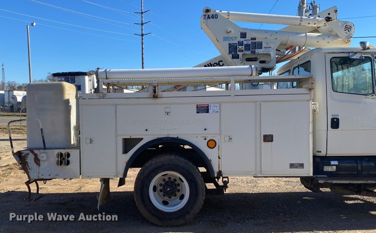 image for item DN6605 1999 Freightliner FL60  bucket truck