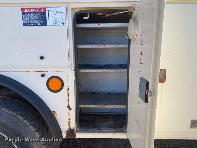 image for item DN6605 1999 Freightliner FL60  bucket truck