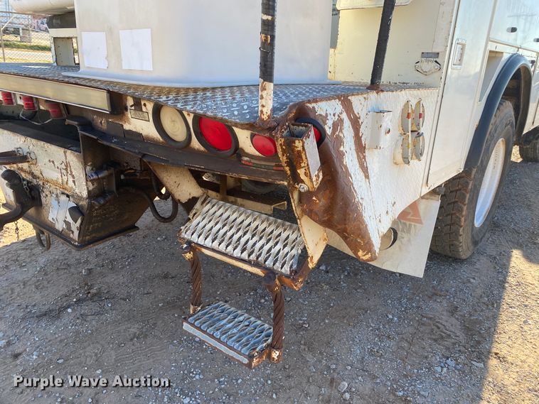 image for item DN6605 1999 Freightliner FL60  bucket truck