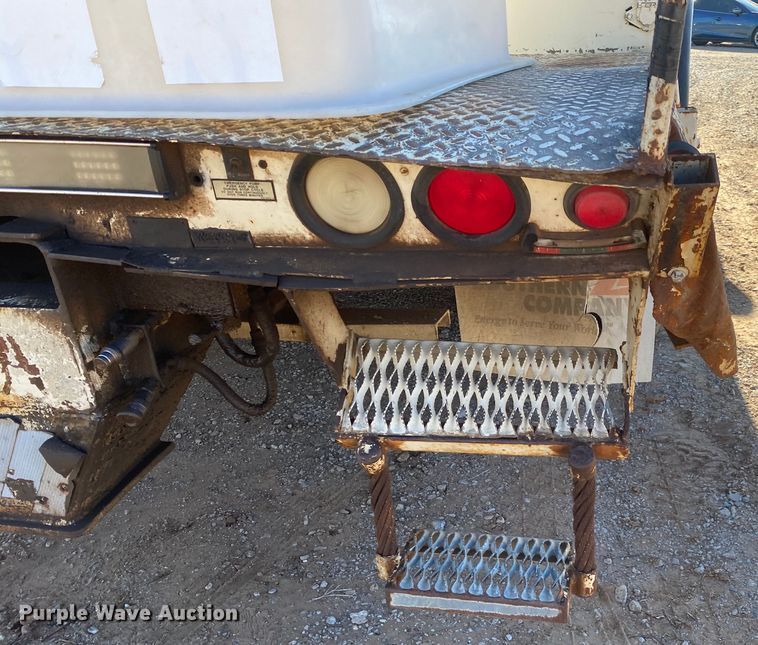 image for item DN6605 1999 Freightliner FL60  bucket truck