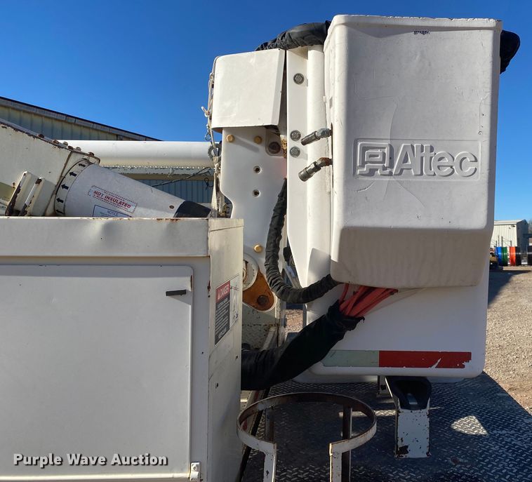 image for item DN6605 1999 Freightliner FL60  bucket truck