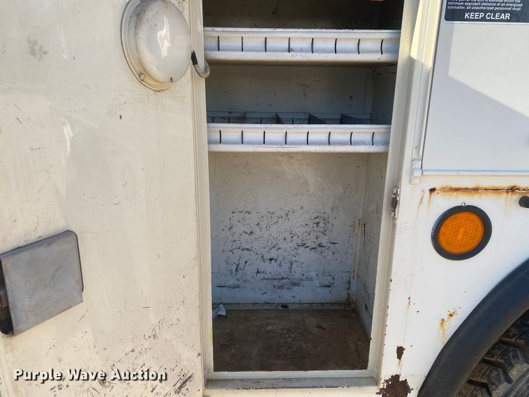 image for item DN6605 1999 Freightliner FL60  bucket truck