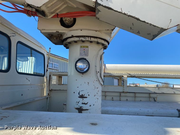 image for item DN6605 1999 Freightliner FL60  bucket truck