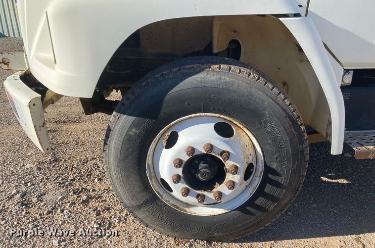 image for item DN6605 1999 Freightliner FL60  bucket truck