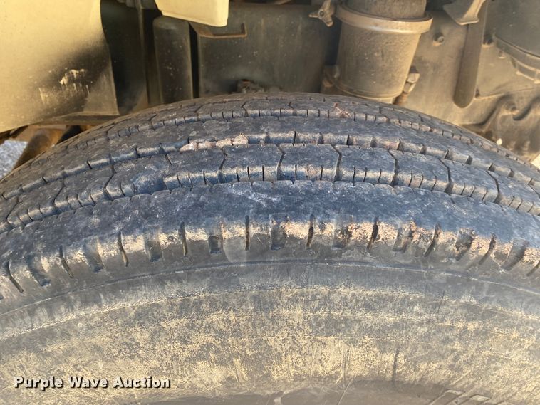 image for item DN6605 1999 Freightliner FL60  bucket truck