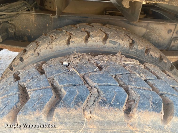 image for item DN6605 1999 Freightliner FL60  bucket truck