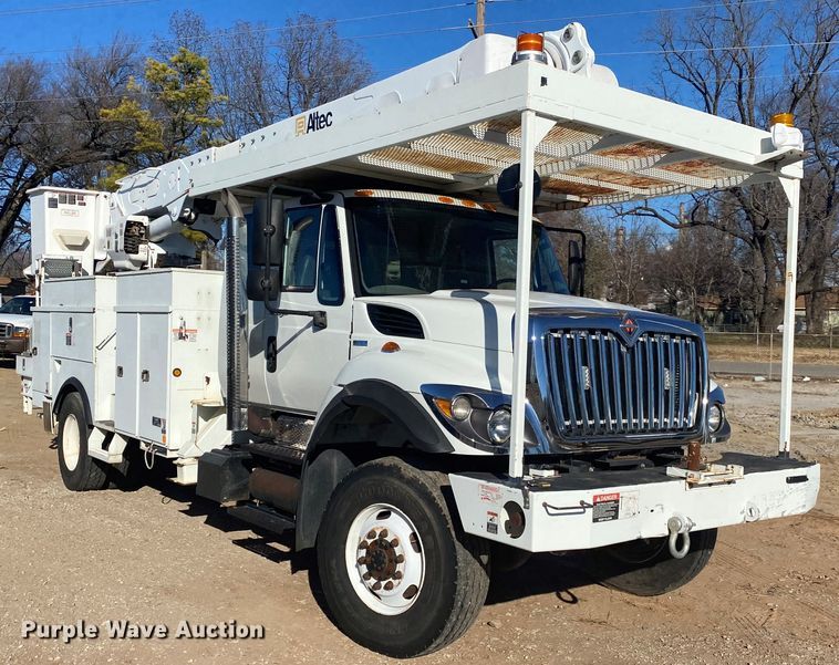 image for item DN6606 2010 International Work Star 7300  bucket truck