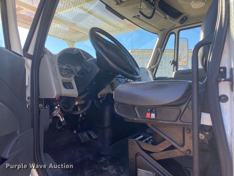 image for item DN6606 2010 International Work Star 7300  bucket truck