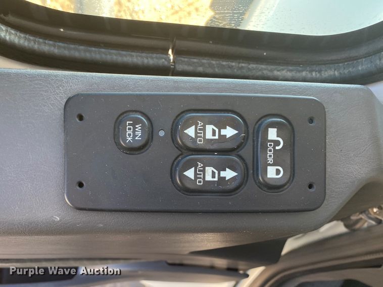 image for item DN6606 2010 International Work Star 7300  bucket truck