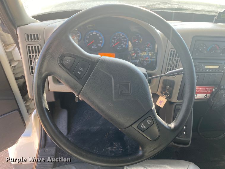 image for item DN6606 2010 International Work Star 7300  bucket truck